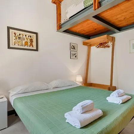 Al Castello-5terre-near The Station-ac Apartment *
